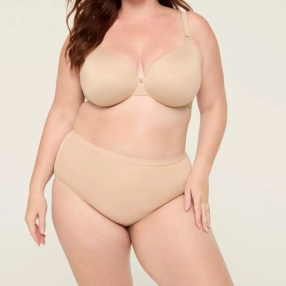 Cacique 38DDD (38F) Backsmoother Lightly Lined Full Coverage Bra CAFÉ